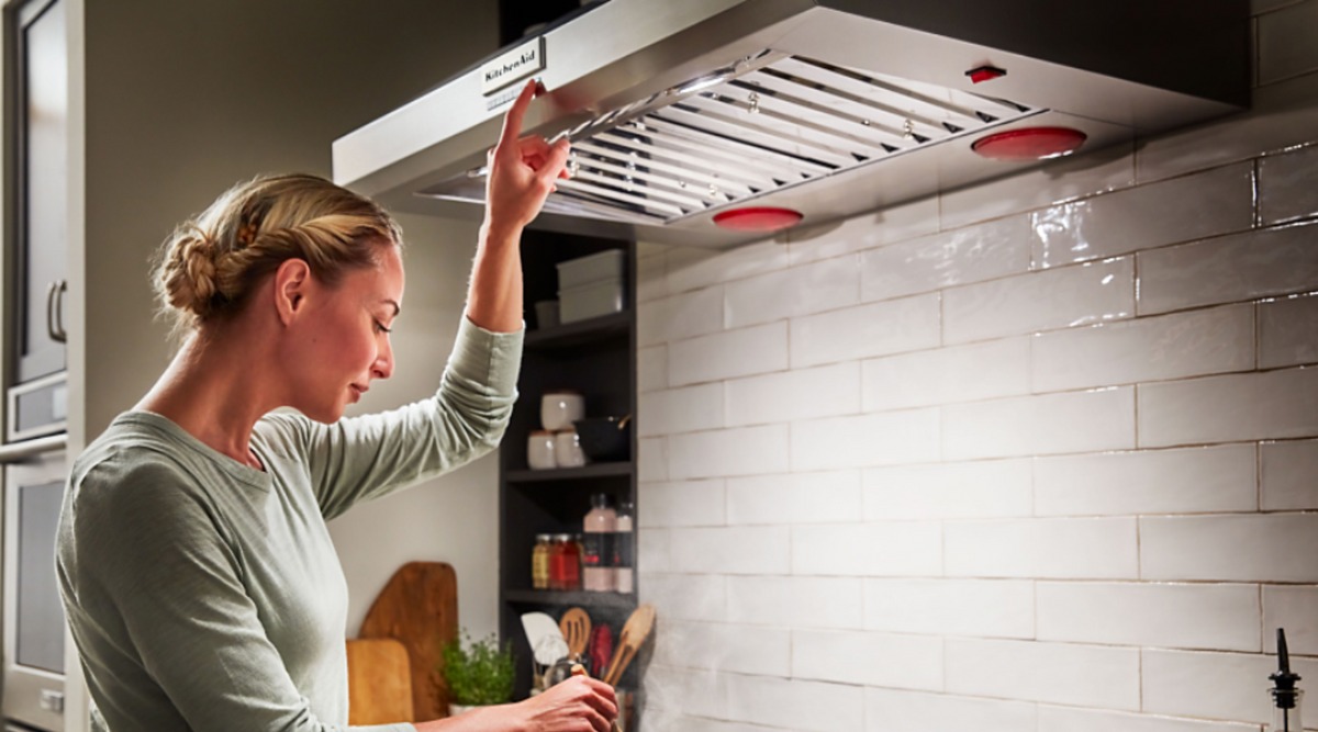 Integrated Cooker Hood – Maintenance Tips for Long-Lasting Performance